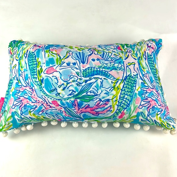 Lilly Pulitzer Other - Perfect Lilly Pulitzer outdoor/indoor lumbar pillow